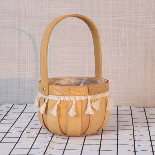 Portable flower basket, straw woven flower basket, straw woven rattan hand-held flower basket, pastoral style creative wicker flower basket