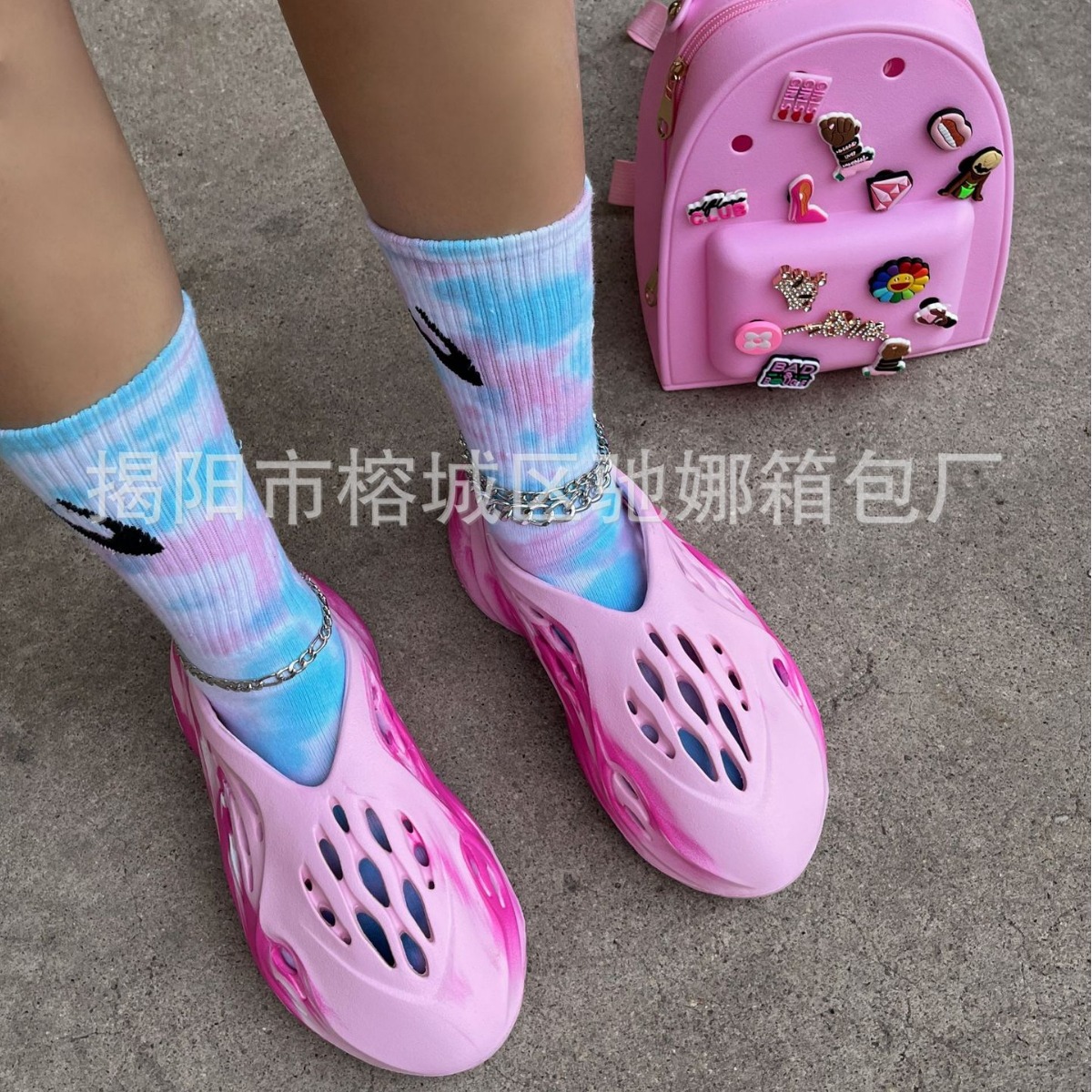 Zapatos de mujer de celebridades de internet de comercio exterior transfronterizo de estación independiente, zuecos para exteriores, zapatos de punta cerrada, sandalias de playa huecas, toboganes.