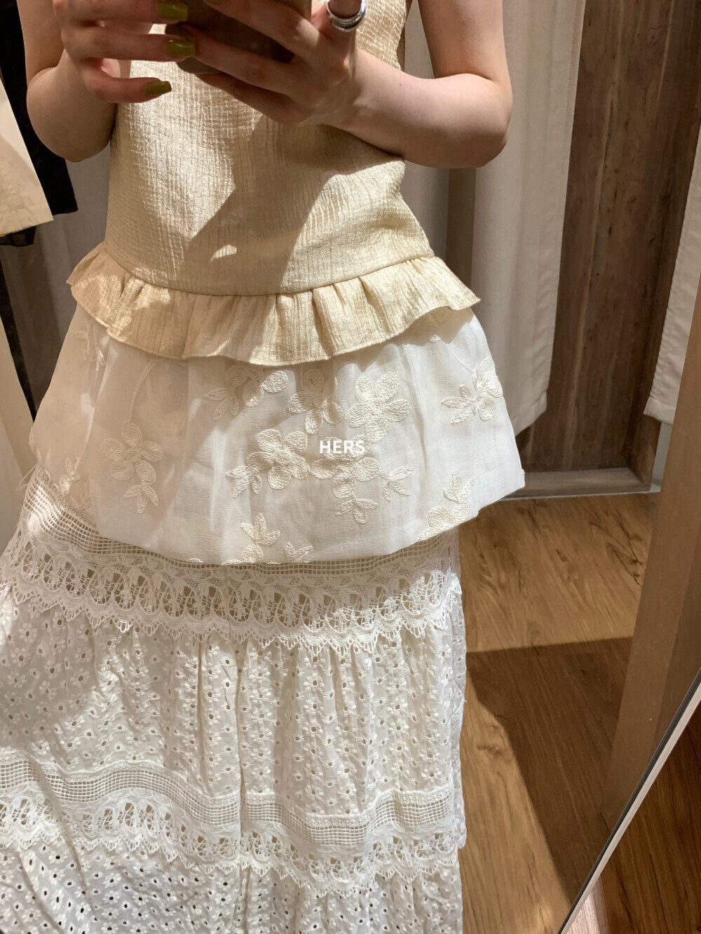 Áo hai dây nữ phong cách Bohemian thêu hoa, viền ren xếp tầng — Champagne màu, màu đen chi tiết 18
