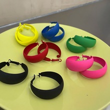 ���R���{�ǹ�ɫ�W�t����͹Ÿ��LȦȦ�Gɫ�W������h�o�������AŮ