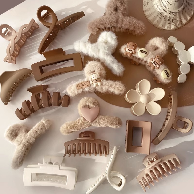 Leche marrón grande clip hembra red rojo invierno felpa horquilla trasera cabeza clip horquilla tocado tiburón clip al por mayor