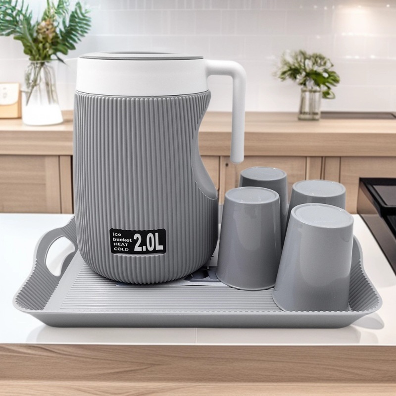 Innovative 5-Piece Set of Water Bottles, Polyurethane Plastic Cold Water Bottles with Cups, Source Manufacturer 8210A Export