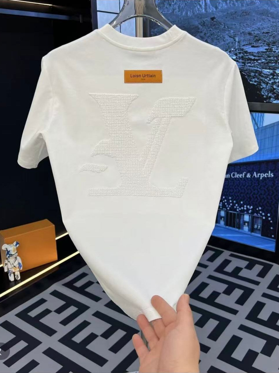 Camiseta Unisex de Algodón con Diseño Bordado Geométrico, Manga Corta | Diseño Transpirable