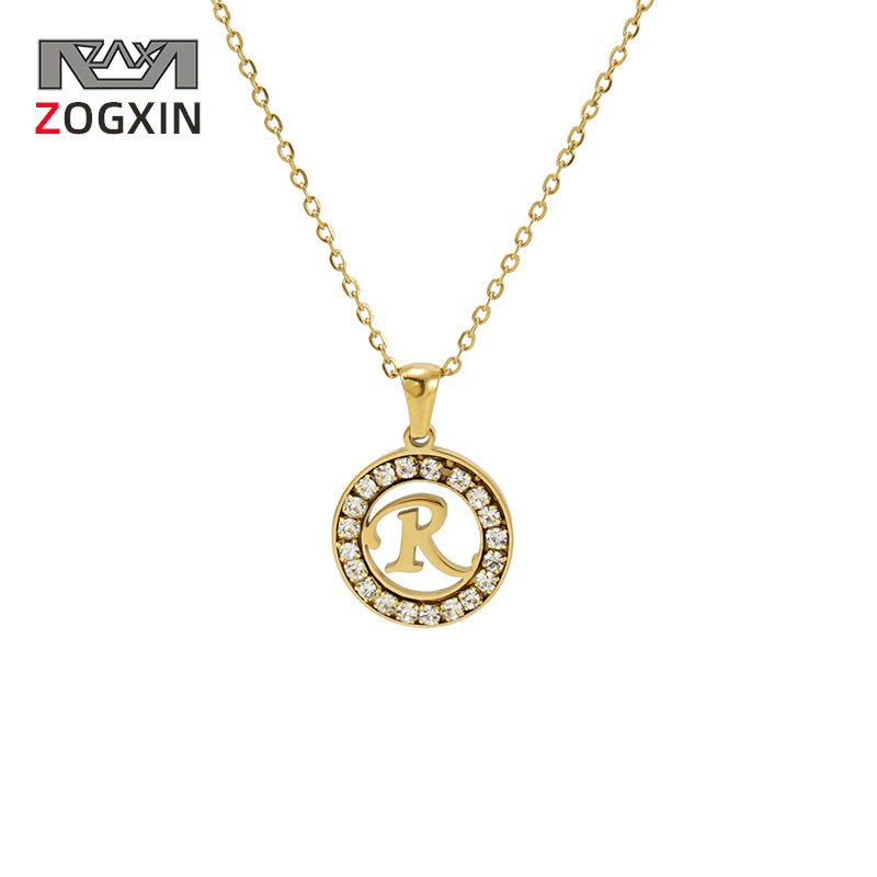 Nuevo 18K de acero inoxidable diamante incrustado 26 carta collar femenino transfronterizo europeo y americano de titanio de acero redondo carta colgante femenino