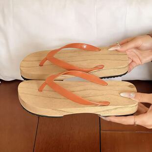 ������Ů�ļ���ľ���׷����n�������ľ�y��Ь�⴩�ٴ�r��ins