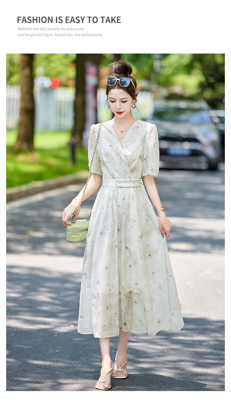 Váy hoa cổ chữ V thắt eo thon gọn mùa hè ZQ88079 — Màu xanh lục nhạt, Màu xanh lam chi tiết 15