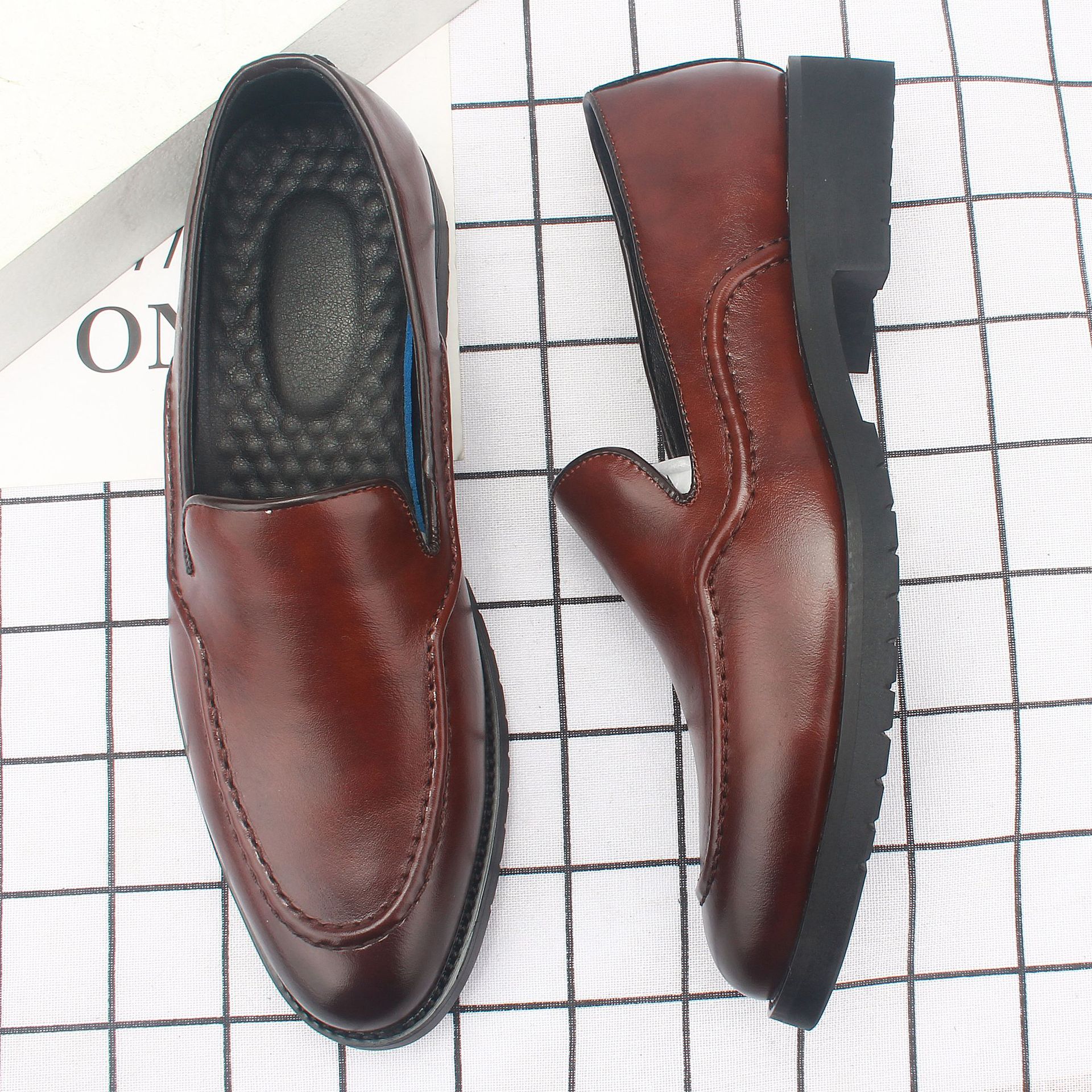 ƤЬ��2022�¿���ʿ������װ��Ь����Բͷ���е�Ьʱ�л�Ь��6993