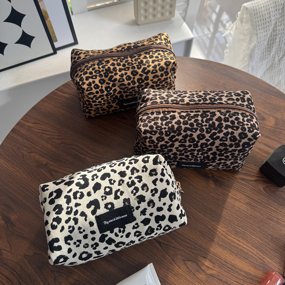 2026 New Leopard Print Small Square Bag Makeup Bag Women's Portable Storage Bag Clutch Bag Makeup Touch-Up Bag Mobile Phone Bag Large Capacity
