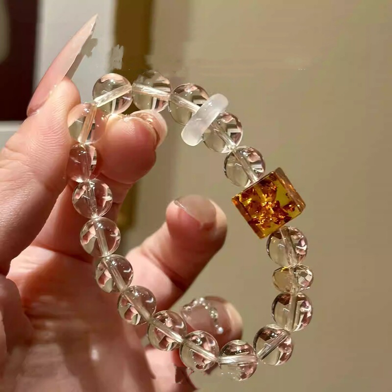 Natural White Crystal Single Circle Bracelet with Amber Cubes, Light Luxury and Elegant Design, Unisex Jewelry, Gift for Friends