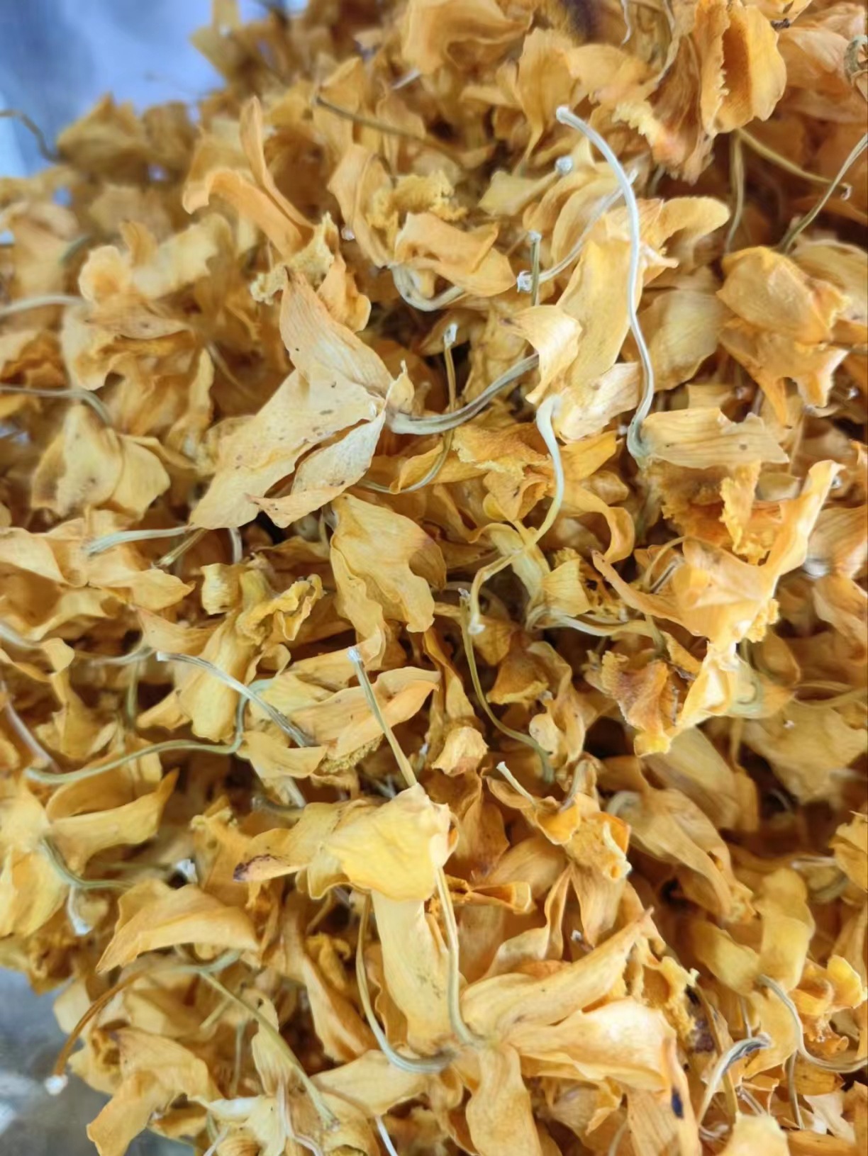 Dendrobium Flower (Dendrobium spp.) — Dried Shi Hu Hua for Herbal Tea & Wellness quality and texture