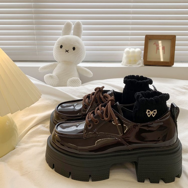 글로시한 다크 브라운