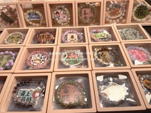 地摊精品展销会礼品货源批发新款盒装琉璃珠手链女夜市手饰无