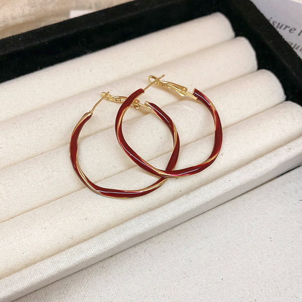 Red geometric fashionable retro earrings