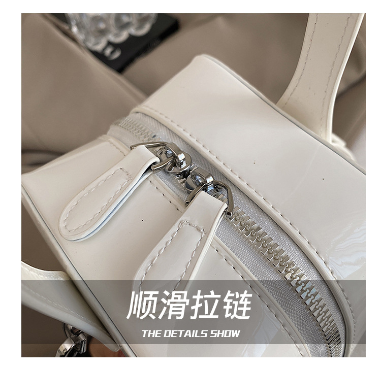 A new trendy and stylish handbag for women in 2025, featuring a red single-shoulder crossbody small square bag undefined