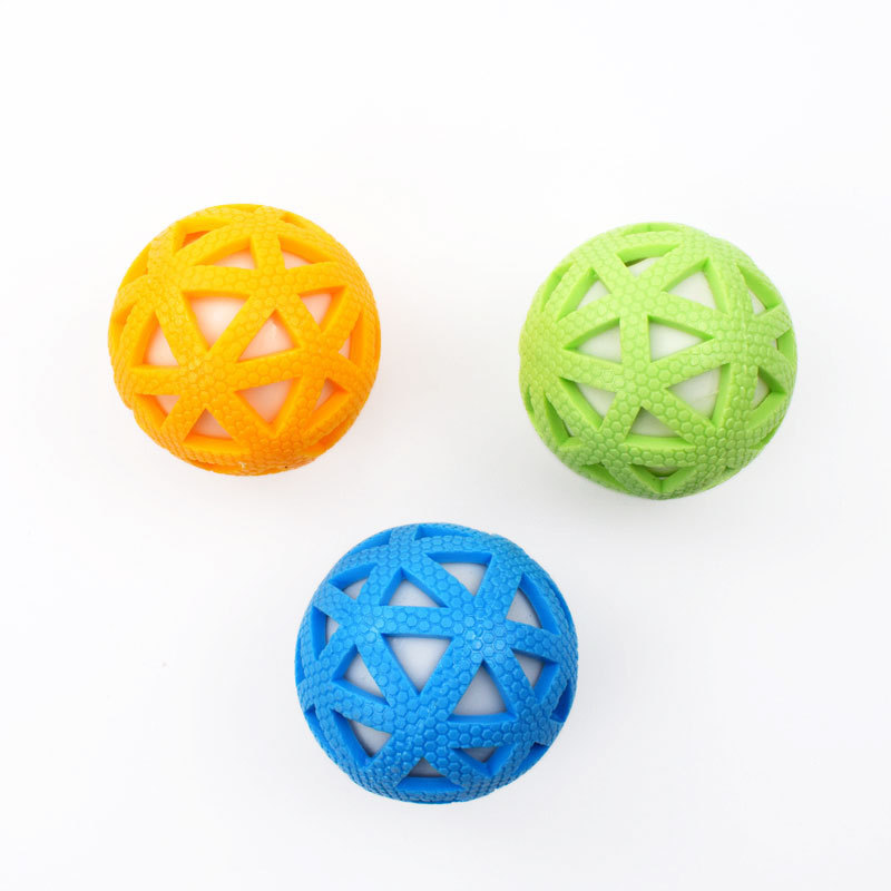 Suministro directo de fábrica de malla hueca bola luminosa 7,5 cm juguete para mascotas molares resistentes a los mordiscos juguete para perros suministros para mascotas