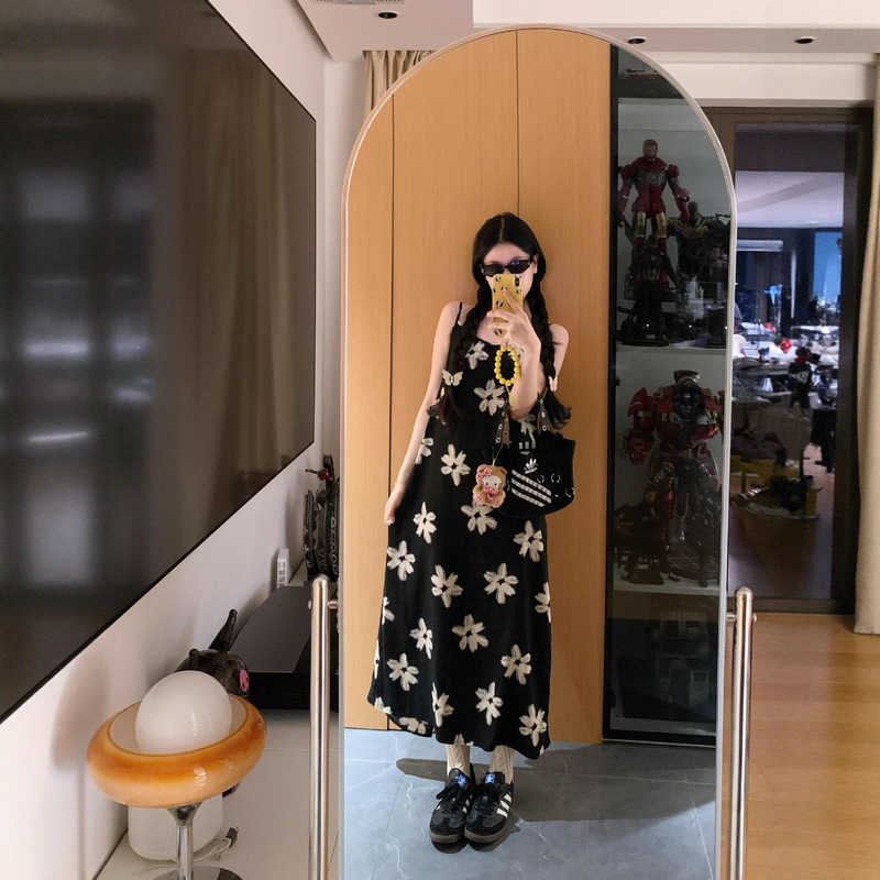 Beach Vacation High-End Floral Black Spaghetti Strap Dress for Women, Summer 2026 New Trendy Hot-Selling Beach Maxi Dress