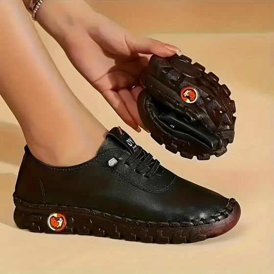 Cross-border Amazon hand-stitched women's shoes beef tendon soft bottom mother shoes 2024 spring and autumn flat shoes casual shoes