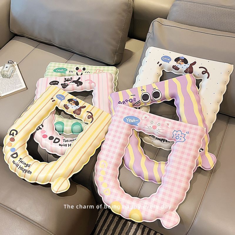 かわいいアニメの便器マット春夏は便器を拭くことができます。|undefined