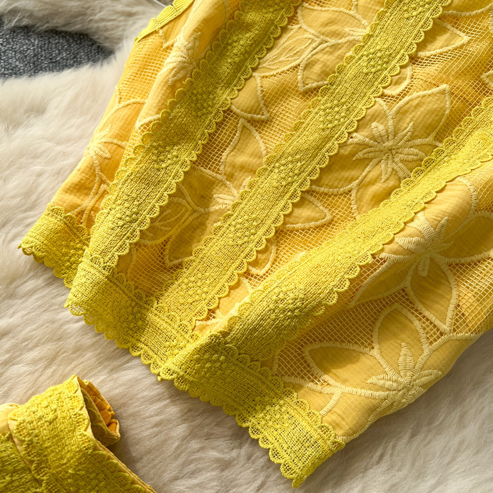 French Style Lace Openwork Two Piece Vest And Skirt Set Elegant_voghion.com