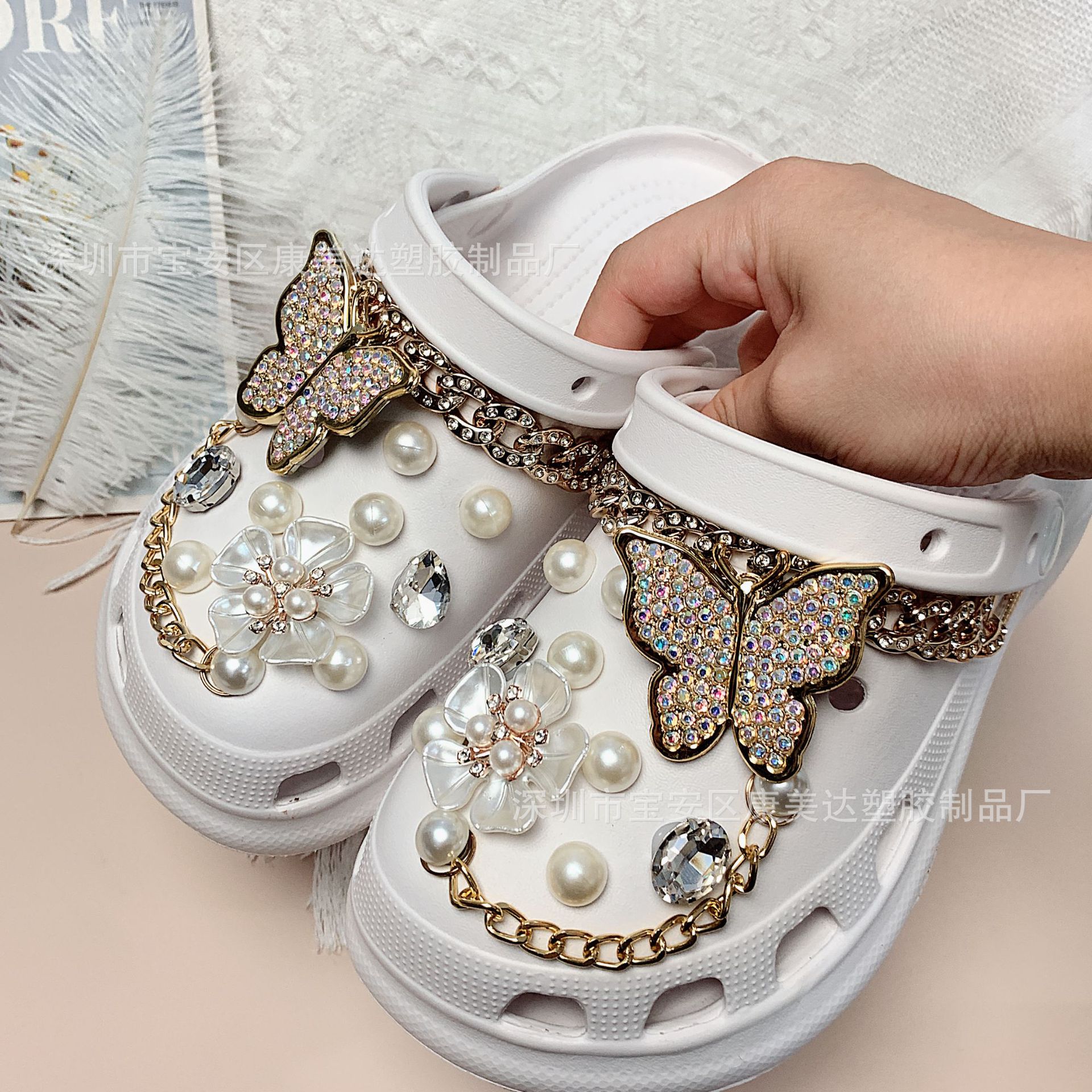 K125-Golden 나비 다섯 잎 꽃 세트 라인스톤 체인 (신발 없음)