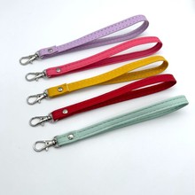 PU皮革手机挂绳小牛皮短款卡片柔软金属钥匙挂扣手腕带证件卡