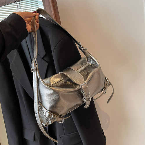 New popular niche texture women's bag early autumn 2024 new retro hot girl armpit bag niche single shoulder armpit bag