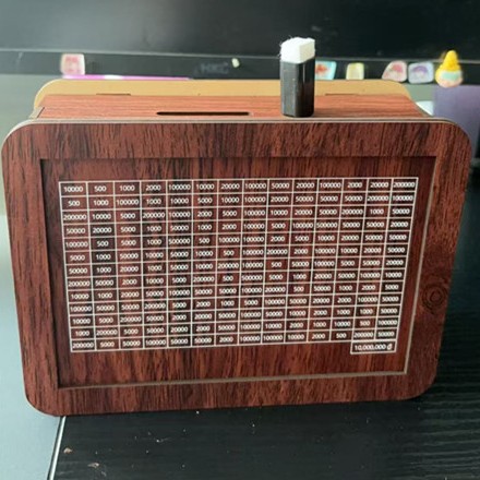 El depósito de madera solo puede depositar o retirar el plan de ahorro digital, el papel moneda, las monedas se pueden almacenar en adornos de escritorio de alto valor nominal.