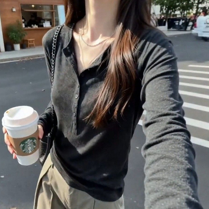 2026 Fall/Winter New Casual Style Women's Henley Collar Long Sleeve T-Shirt, Stylish and Slim-Fit Top