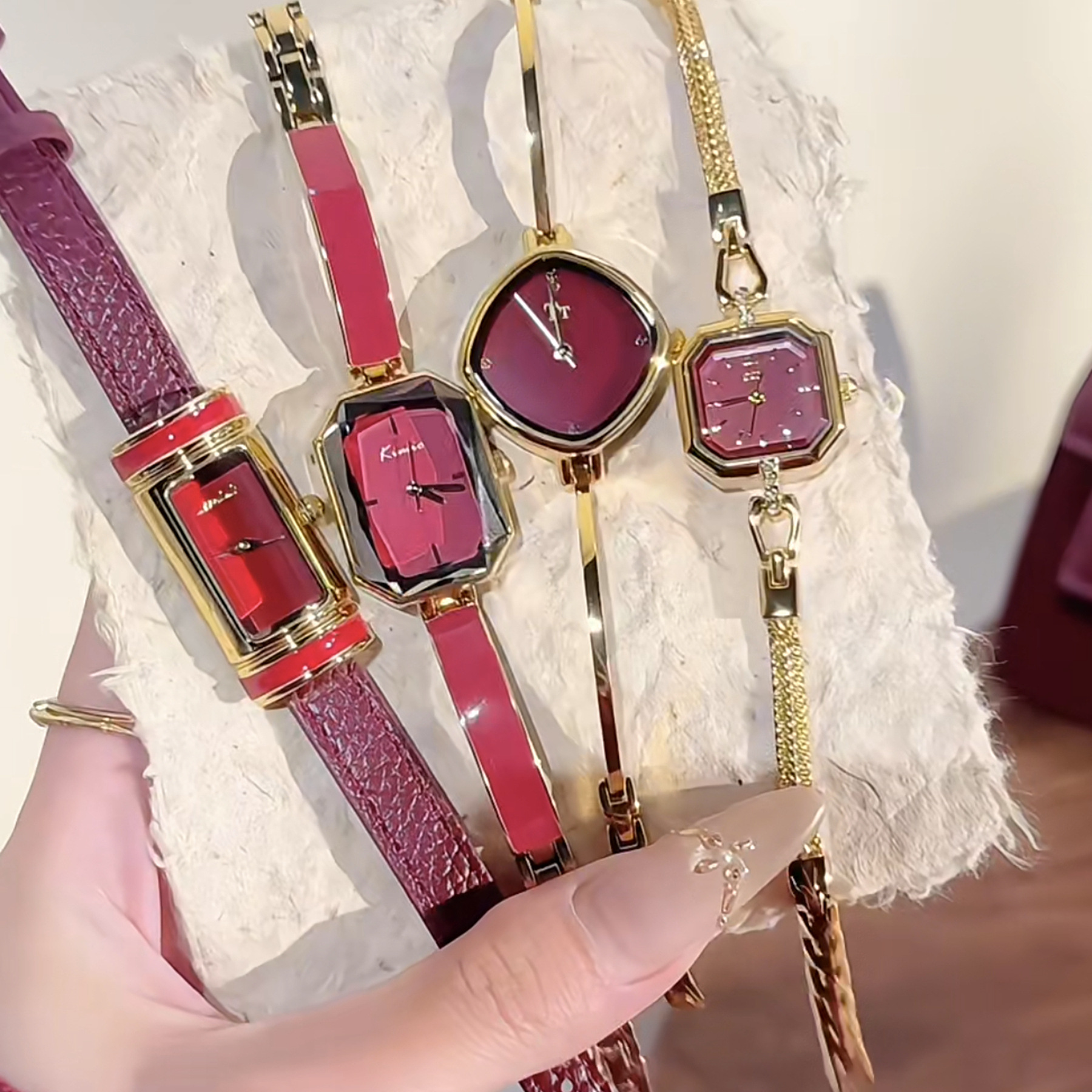 歌迪2026正流行红色系手表女士皮带腕表高级气质简约米莉莎手链表