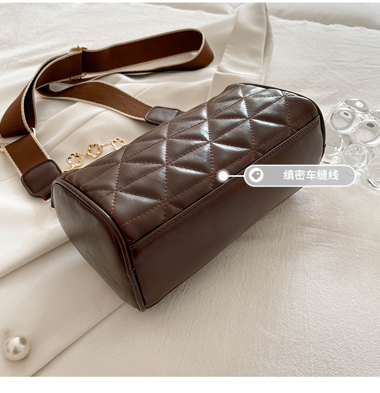 Autumn And Winter Fashion Rhombus Chain Cylinder Shoulder Bag display picture 3