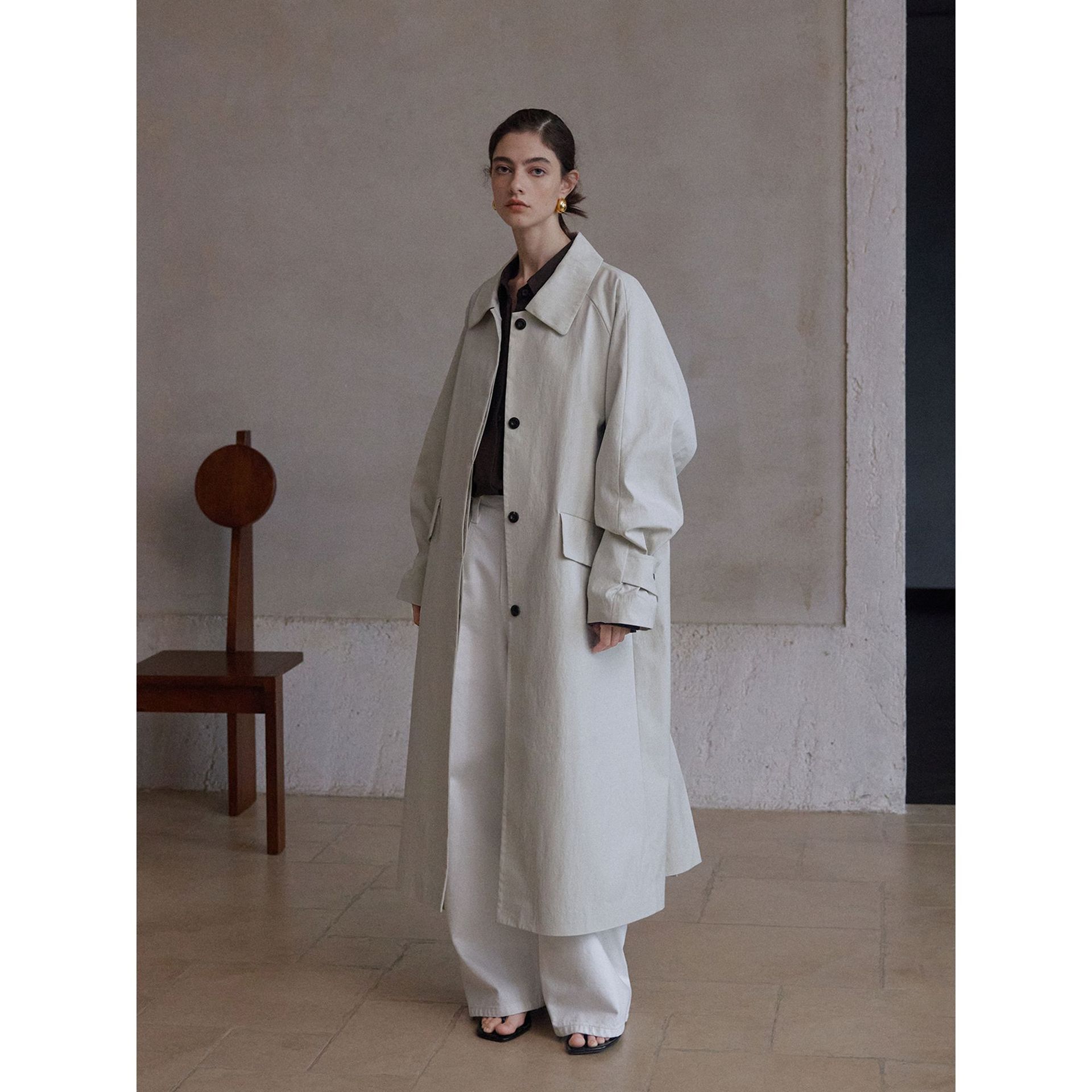 [共线]COLNE秋季新款通勤百搭棉感束腰长款肌理感风衣外套C5424