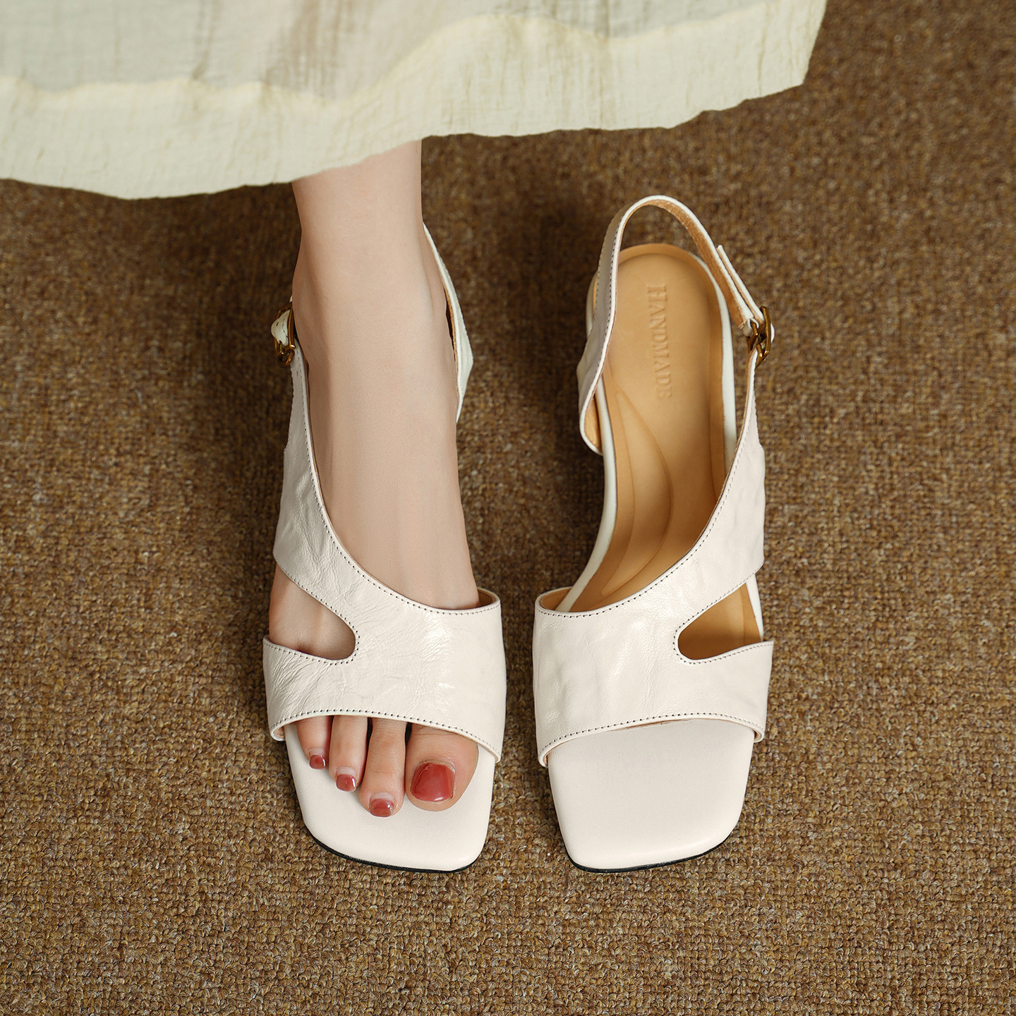 Sandal nữ hở mũi da dê gót thấp 4,5 cm phong cách Hàn Quốc khóa cài đơn giản — đen