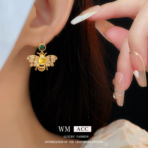 Silver Needle Zircon Bee Small Metal Earrings Fashionable Versatile Earrings Light Luxurious and High-end Earrings Wholesale