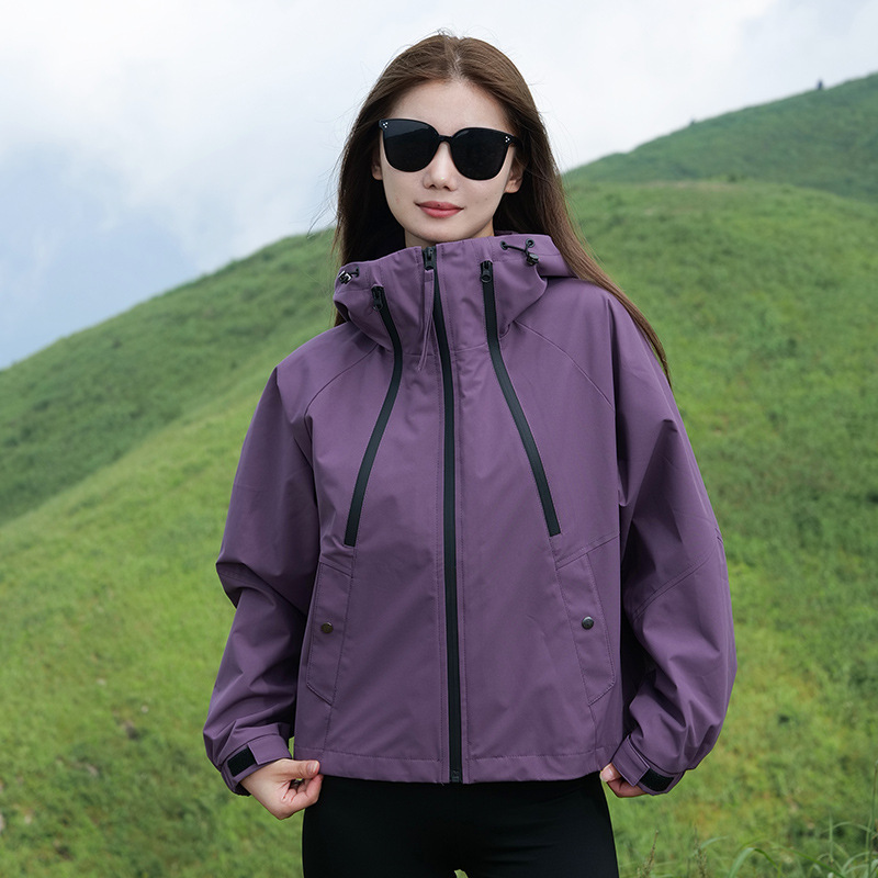 2025 Outdoor Three-In-One Jacket Women's Hooded Short Velvet Liner Waterproof Windproof Mountaineering Jacket Jacket 2025 Outdoor Three-In-One Jacket Women's Hooded Short Velvet Liner Waterproof Windproof Mountaineering Jacket Jacket