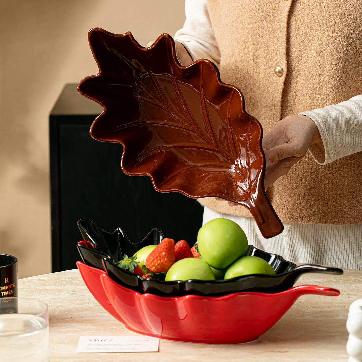 简约纯色枫叶造型果盘家用客厅水果托盘陶瓷干果盘零食糖果收纳盘