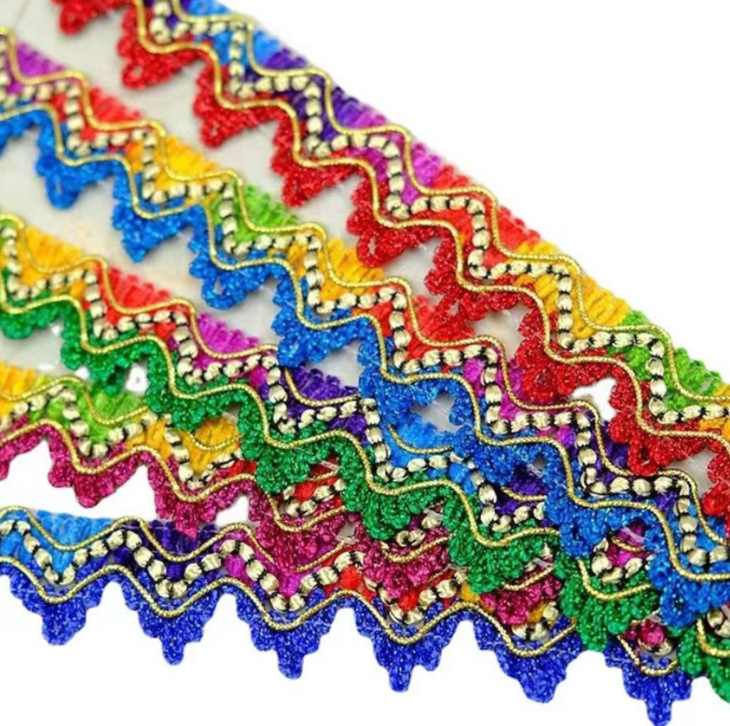 2.8cm Wide Colorfulful Wavy Gold Wire DIY Triangular Lace Stage Performance Buddhist Hall Triangle Table Decoration Accessories