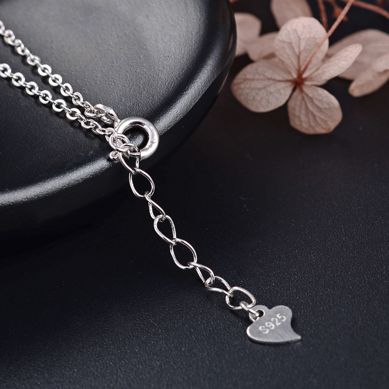 La moda transfronteriza con diamantes huecos colgante en forma de corazón s925 collar de clavícula de plata coreano dulce pequeño collar de fragancia nuevo producto
