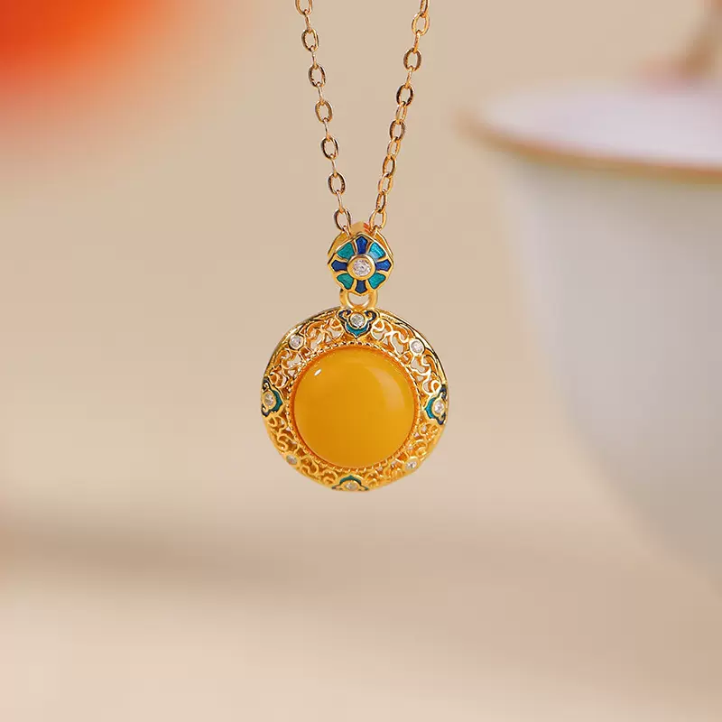 悦宝珠宝蜜蜡S925纯银镀金如意珐琅圆形镂空新中式国潮银吊坠定制