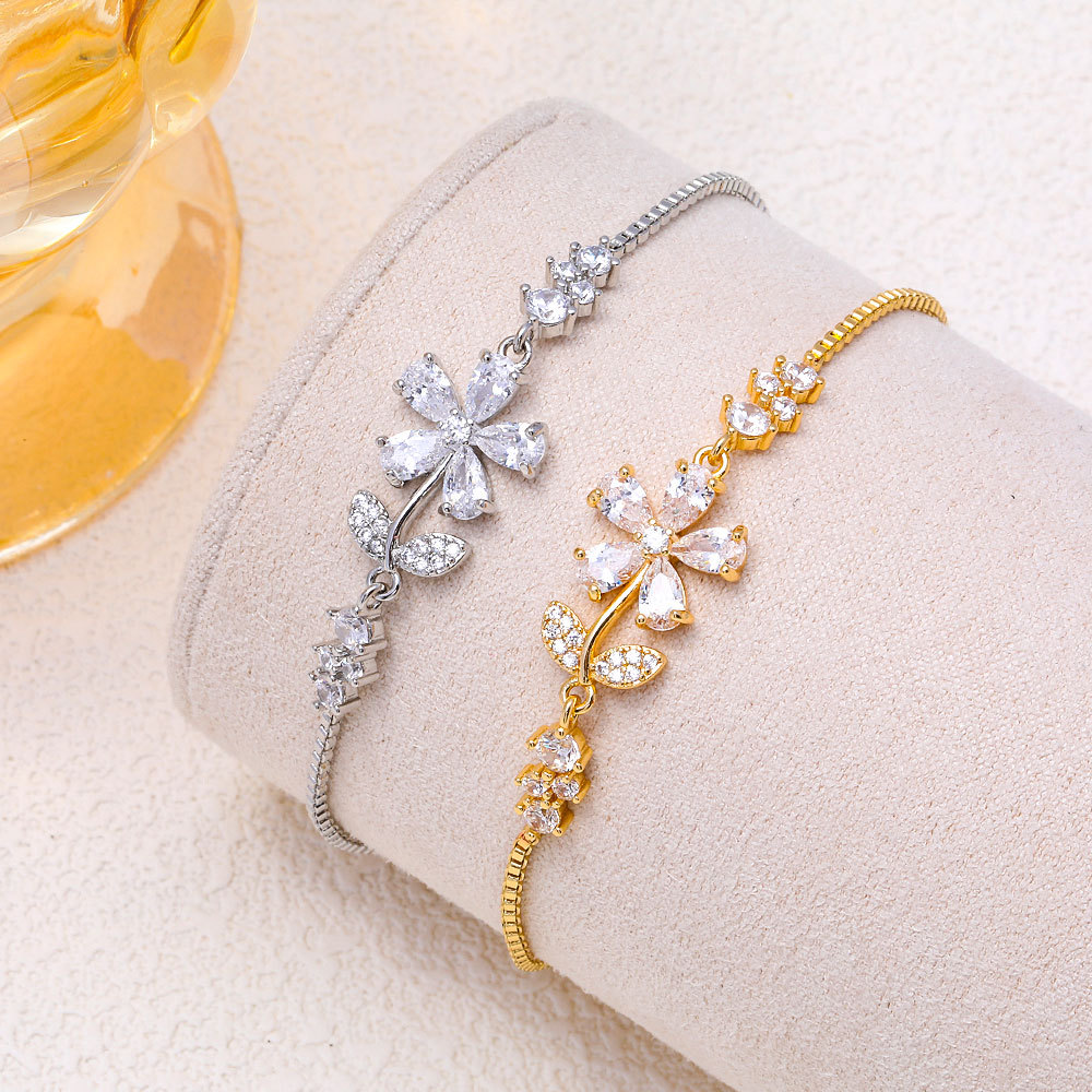 Fashionable Style Zircon Flower Bracelet Sweet Floral Rhinestone Pull Out Design Jewelry Accessory_voghion.com