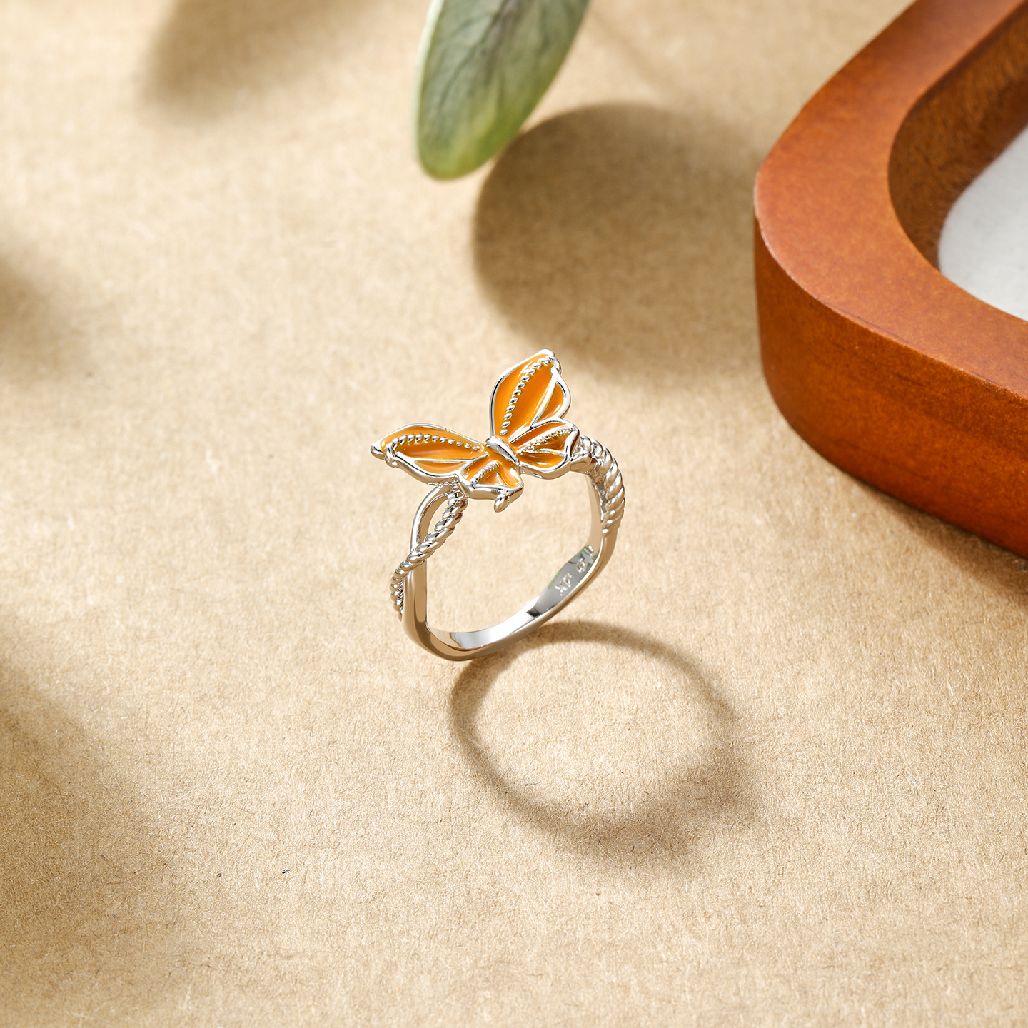 Xuping serie de goteo naranja mariposa anillo de aleación de cobre chapado blanco nicho de lujo ligero pulsero de lujo al por mayor mujeres