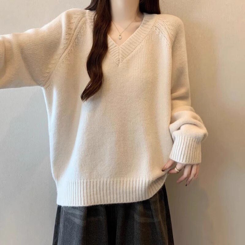 【Yangyang Family】Women's V-neck pullover knit sweater, elegant and loose-fitting, plus-size base layer, thickened for autumn 【Yangyang Family】Women's V-neck pullover knit sweater, elegant and loose-fitting, plus-size base layer, thickened for autumn
