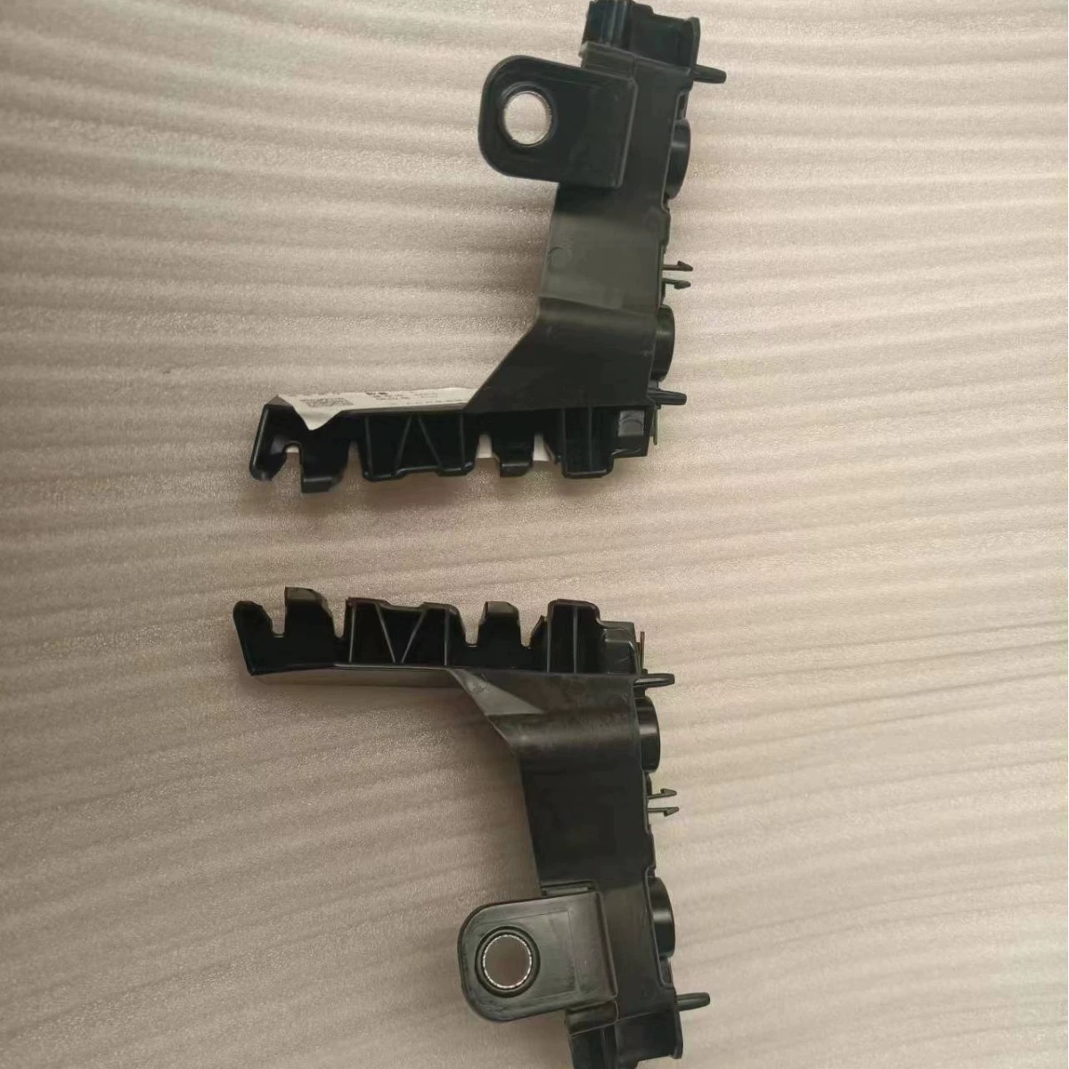 FAW ID4CROZZ передний бампер фиксированный кронштейн 11G807184183 высококачественные автозапчасти