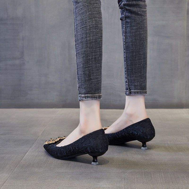 Suitable for Fat Feet and Wide Flats, Large Size Women's Shoes 41 to 43 Fat Girls 2025 New Style Stiletto Heels 3cm Low Heels