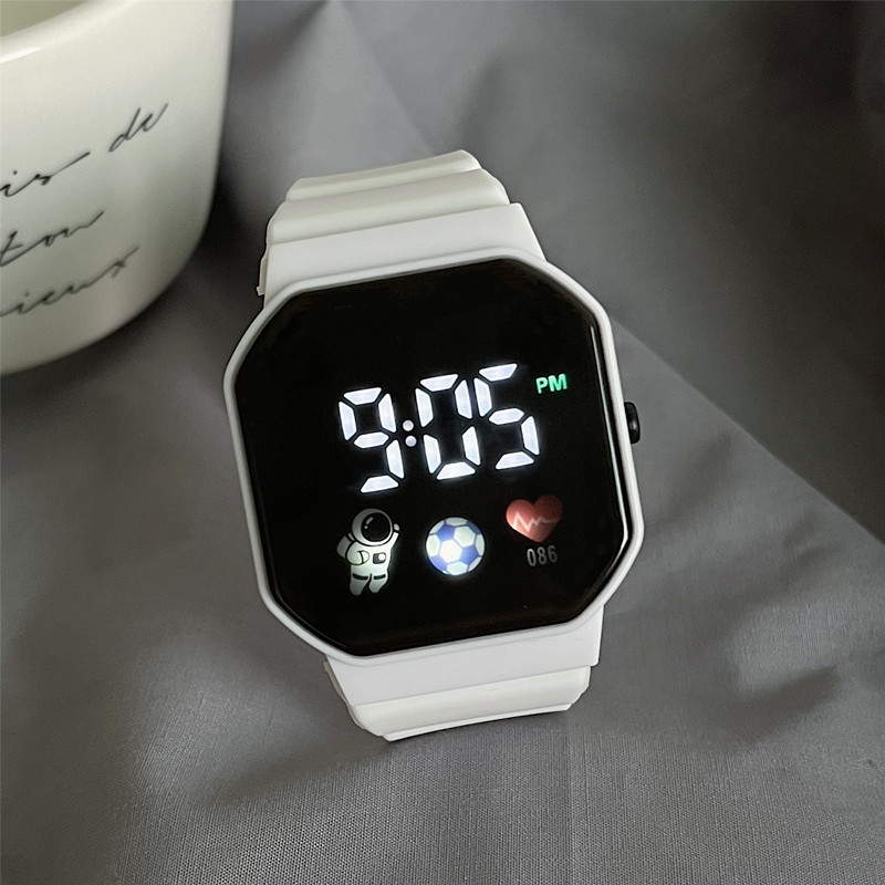 Reloj de astronauta LED con sentido de ciencia y tecnología, estudiantes de sexo masculino y femenino, reloj electrónico infantil impermeable de moda simple y de alto valor