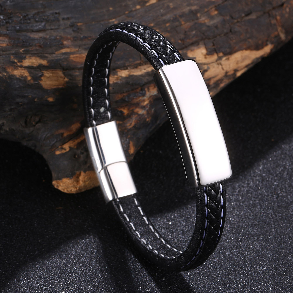 Fashionable glossy bracelet