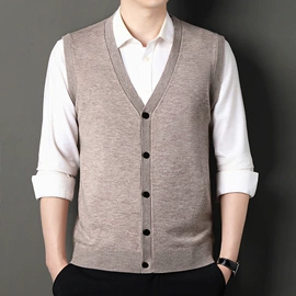 女式毛呢外套;男式针织衫;男式羽绒服