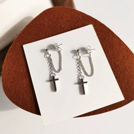 耳钉;耳环;项链