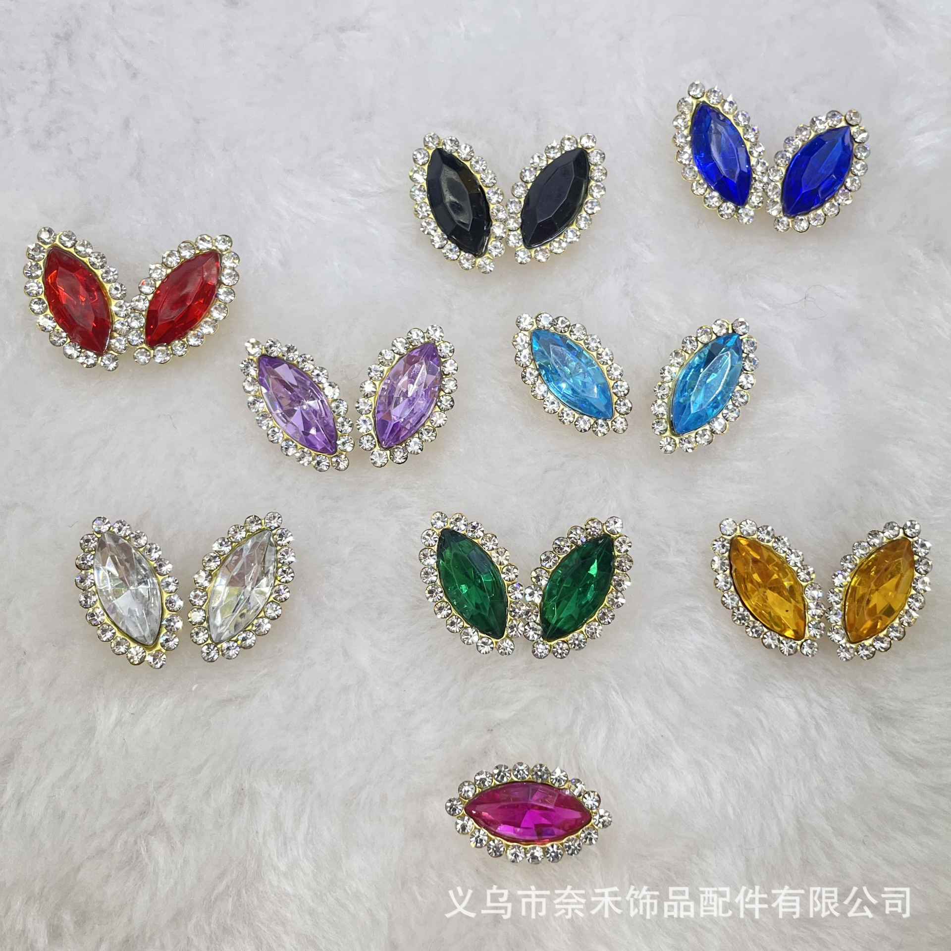 Fábrica al por mayor Ojo de caballo girasol doble capa plana mano costura diamante corazón DIY accesorios de la joyería