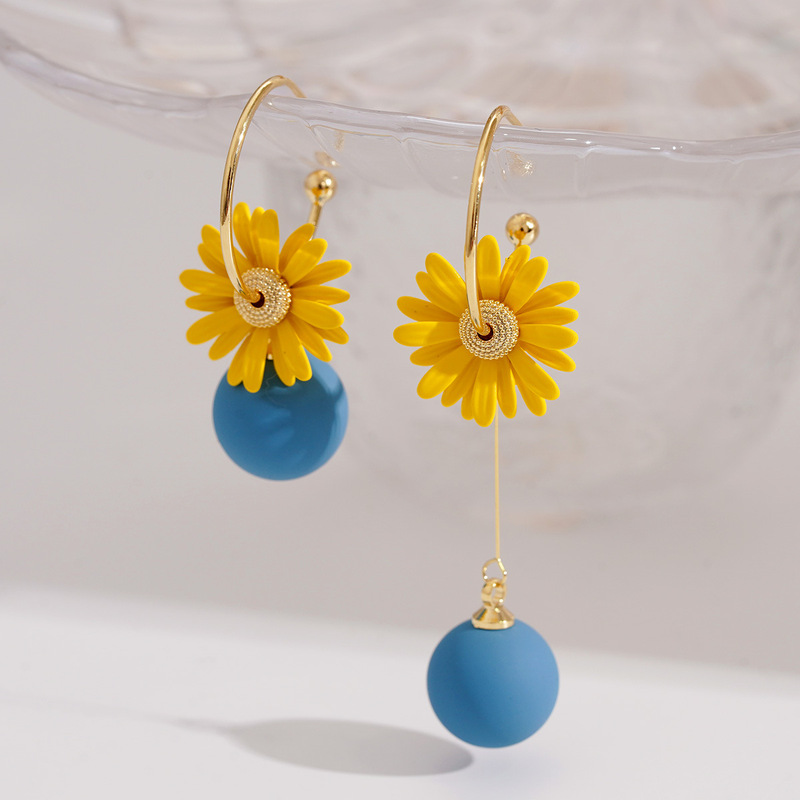 Three-Dimensional Yellow Daisy Long Earrings Sweet Design Niche Earrings 2025 Spring Earrings New Earrings