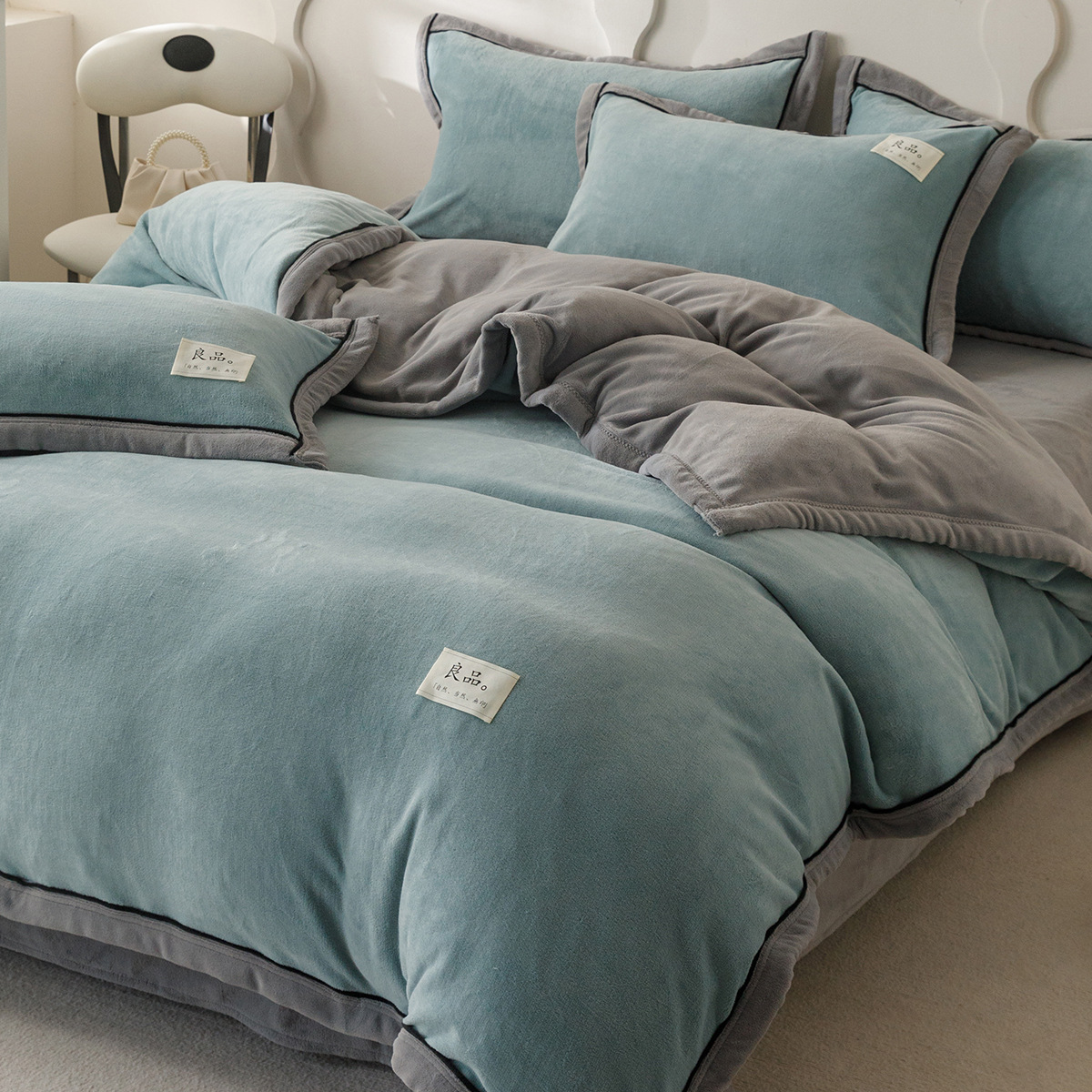Nueva funda de edredón de terciopelo de leche de una sola pieza cubierta de edredón de terciopelo de coral de doble cara de invierno sábana de tres piezas de cuatro piezas 150x200x230